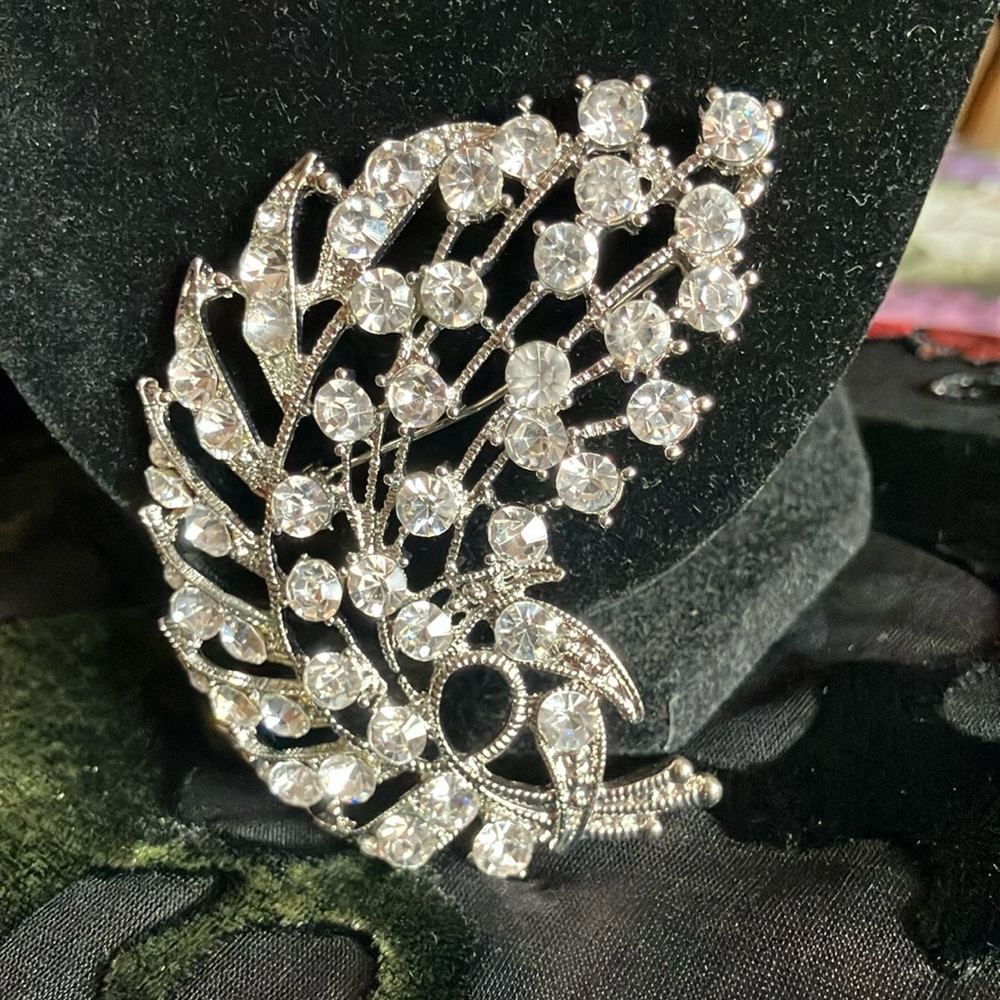 PRONG SET 3” RHINESTONE BROOCH